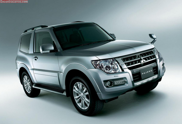 mitsubishi pajero 3d 2015