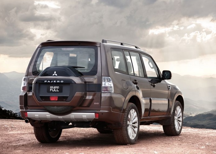 mitsubishi pajero full 2015