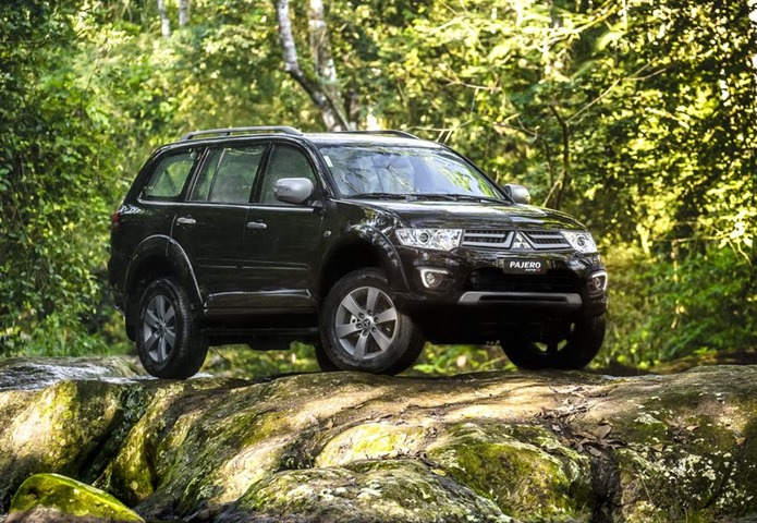 mitsubishi pajero hpe s