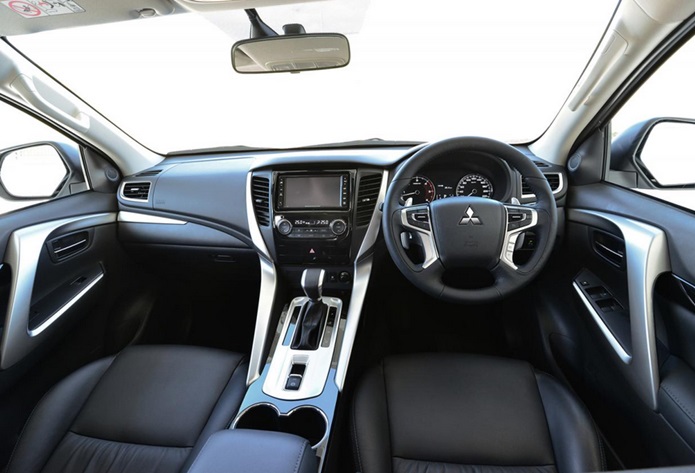 mitsubishi pajero sport 2016 interior