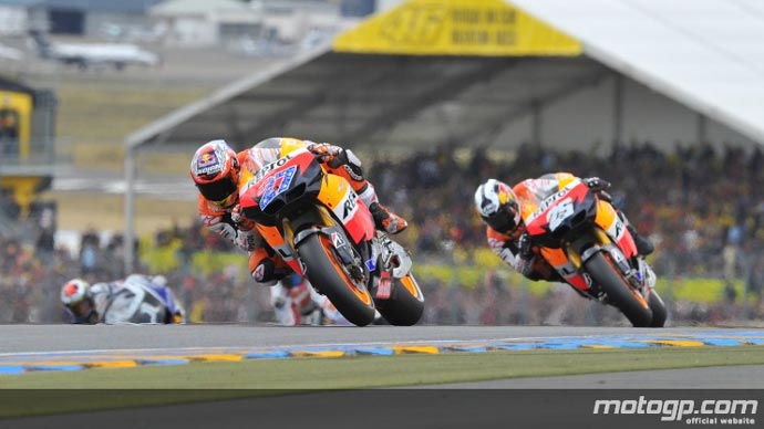 motogp 2011 le mans casey stoner e andrea dovizioso