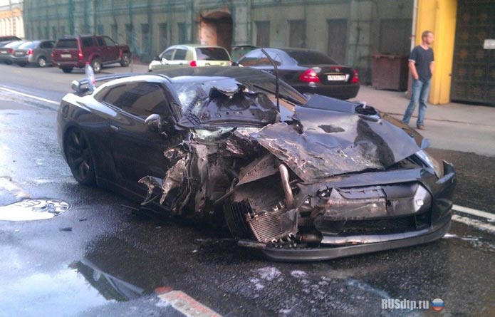 nissan gt r acidente moscou - nissan gt r crashed moscou