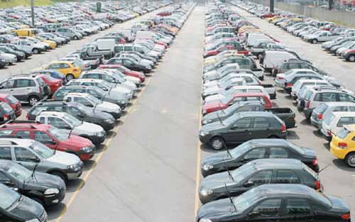 vendas de carros no brasil em 2009 bate recorde / patio da fiat