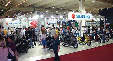 stand suzuki salão duas rodas