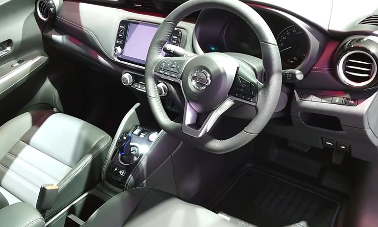 kicks 2022 interior