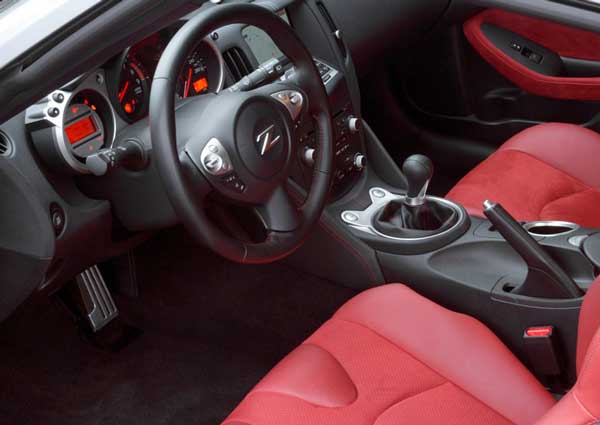 interior nissan 370z black edition
