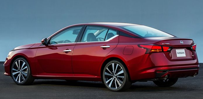 novo nissan altima 2019 traseira