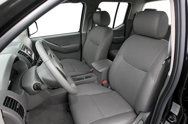 interior nissan frontier 2011