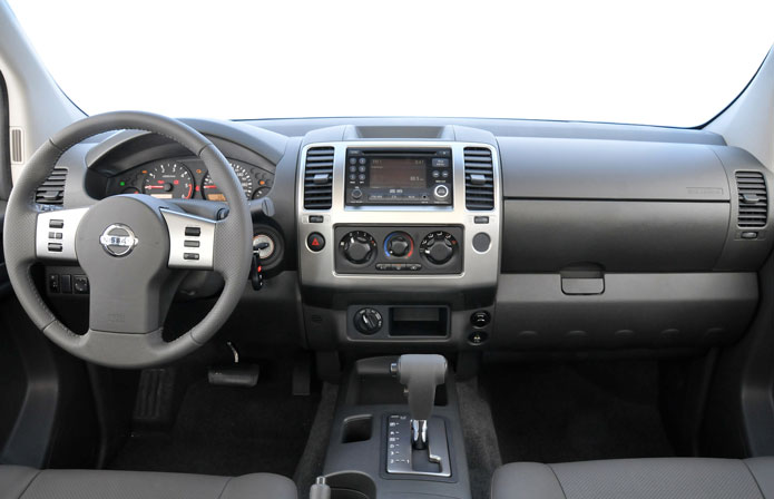 nissan frontier 2013 interior painel