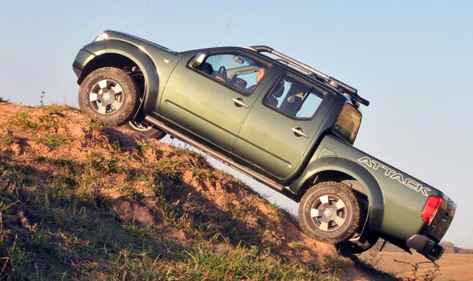 nissan frontier attack 2011