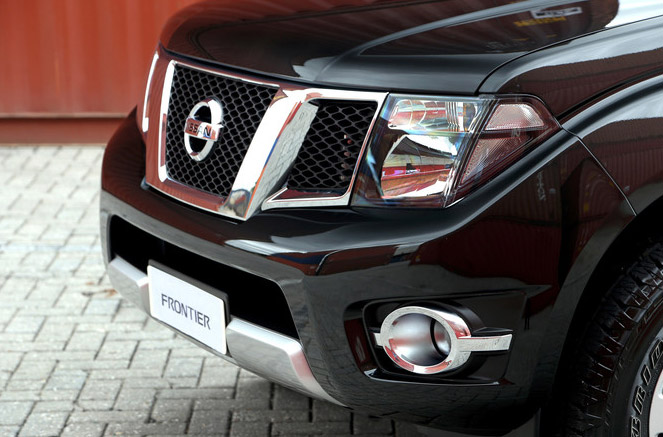 nissan frontier platinum