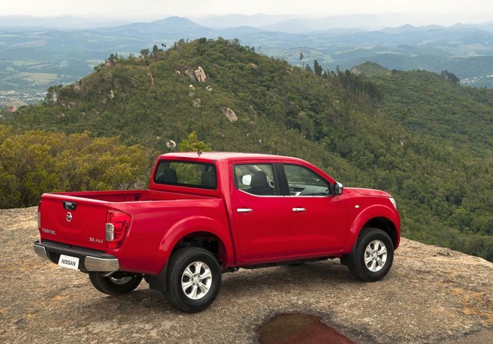 nissan frontier se 2018