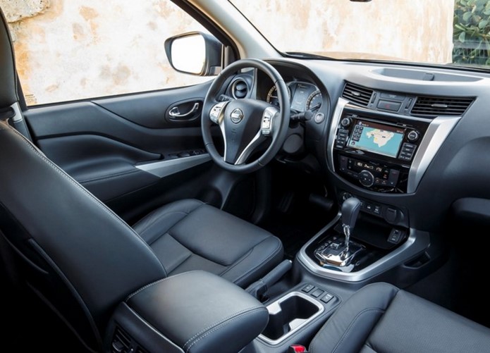 nissan frontier 2017 interior painel