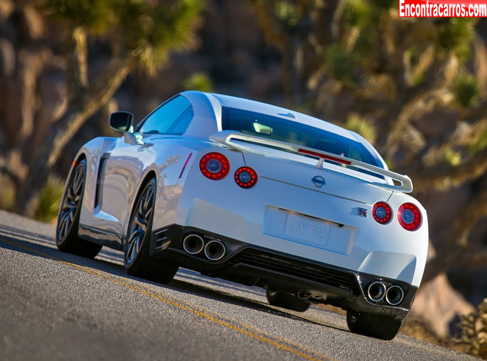 nissan gt-r 2014