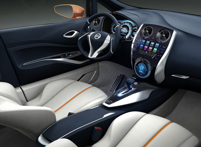 interior nissan invitation