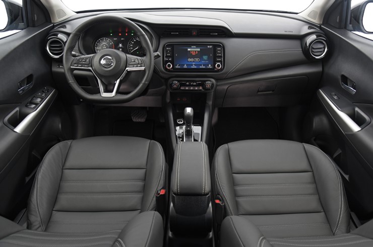 nissan kicks 2022 interior painel