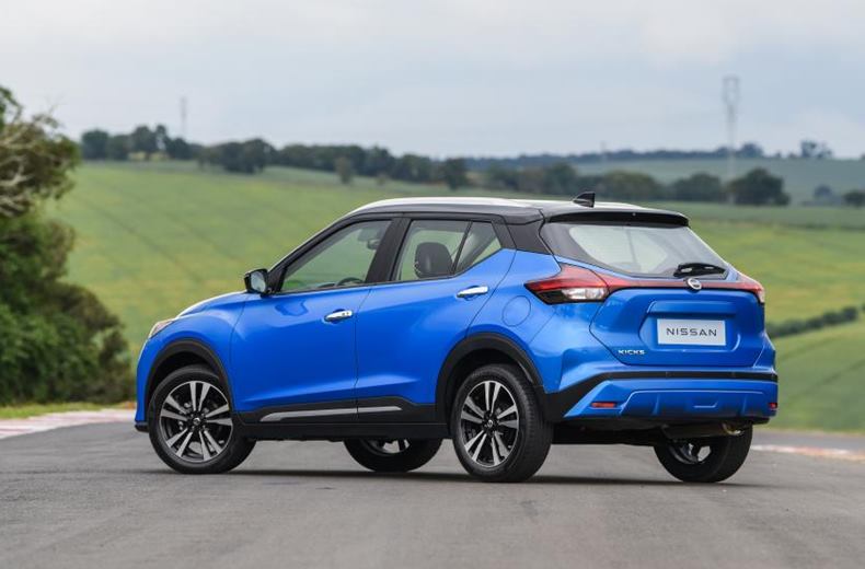 nissan kicks 2023