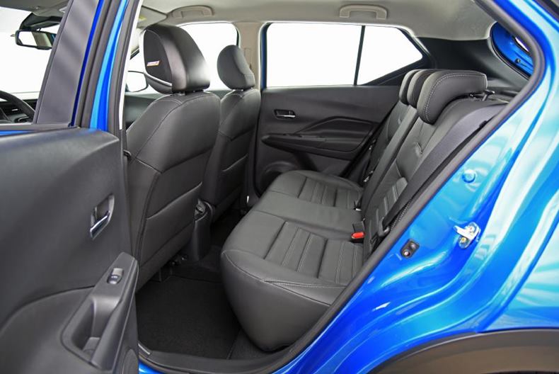 nissan kicks 2023 interior banco traseiro