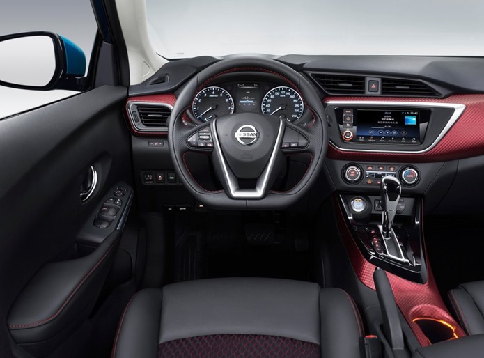 nissan lannia interior