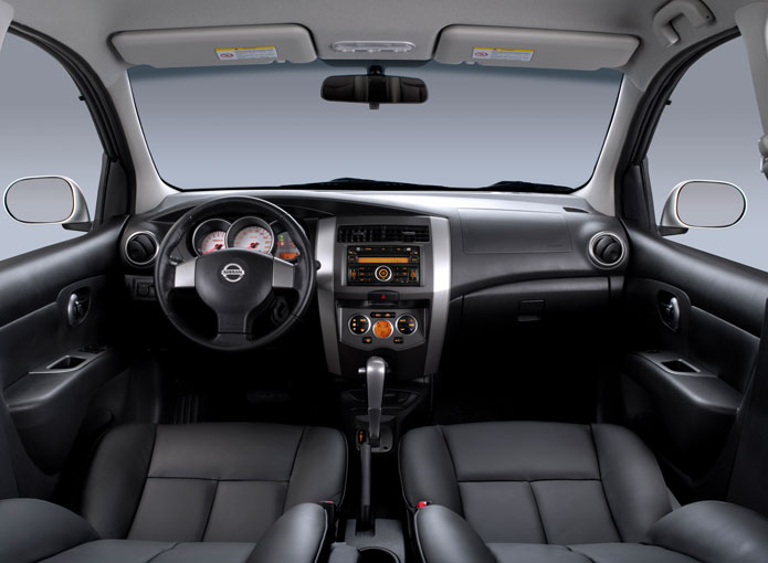 nissan livina 2013 interior