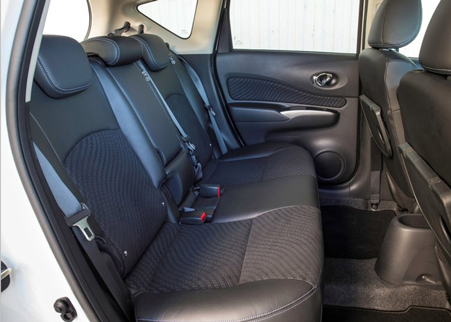 nissan note 2014 interior banco traseiro