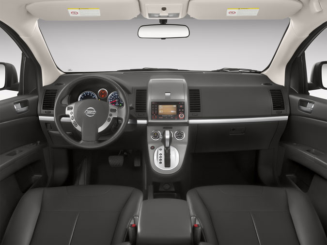 interior nissan sentra 2013