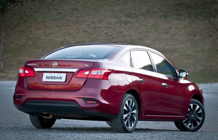 nissan sentra sl 2017 traseira