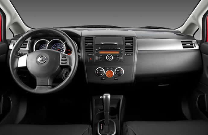 nissan tiida sl 2013 interior painel