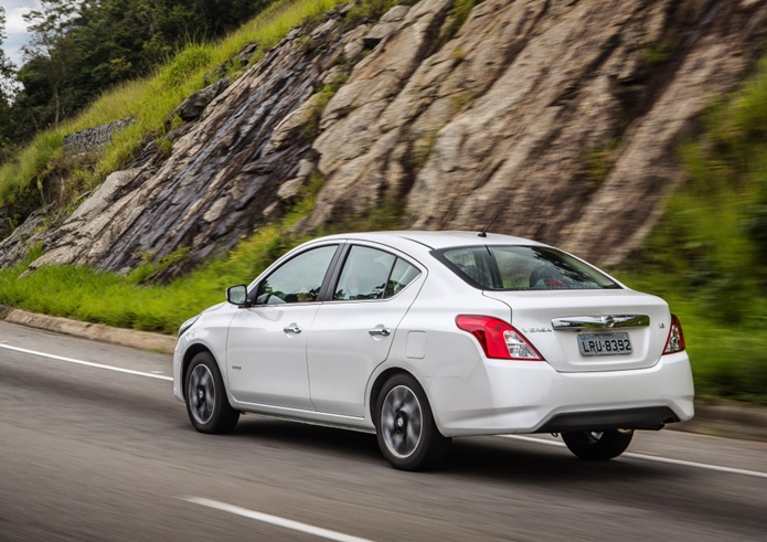 nissan versa 2015 2016