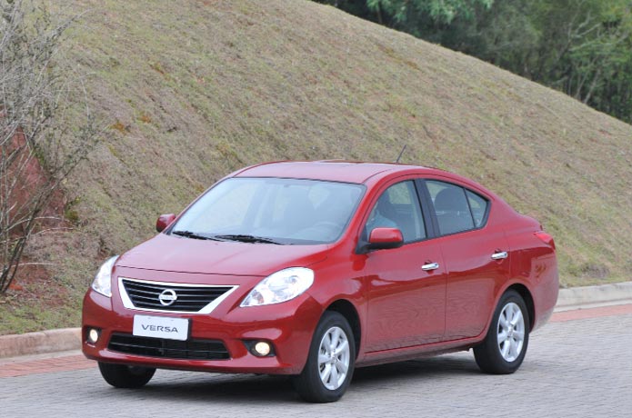 nissan versa 2012