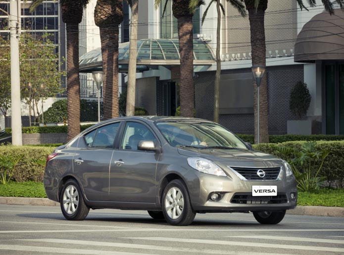 nissan versa