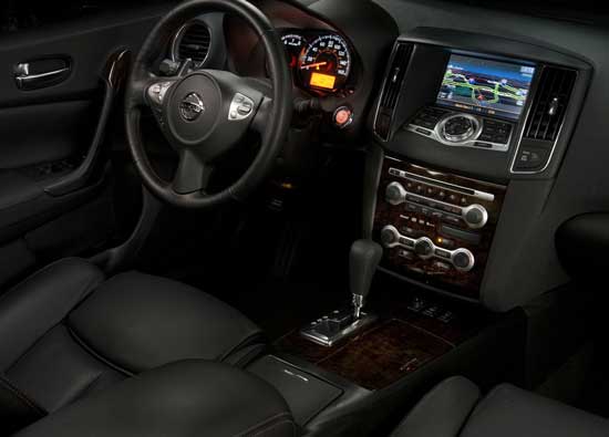 2010 interior nissan maxima