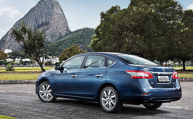 nissan sentra 2015 traseira