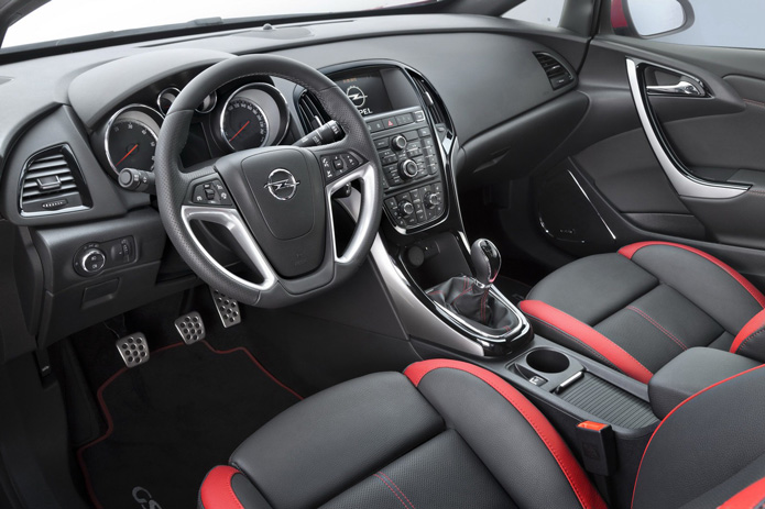 interior opel astra gtc 2013