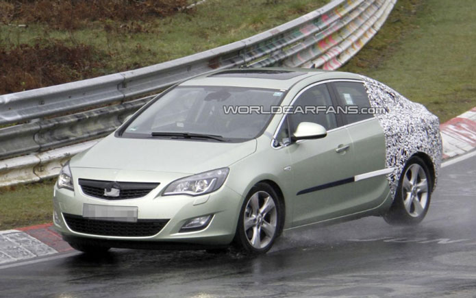 opel astra sedan 2013