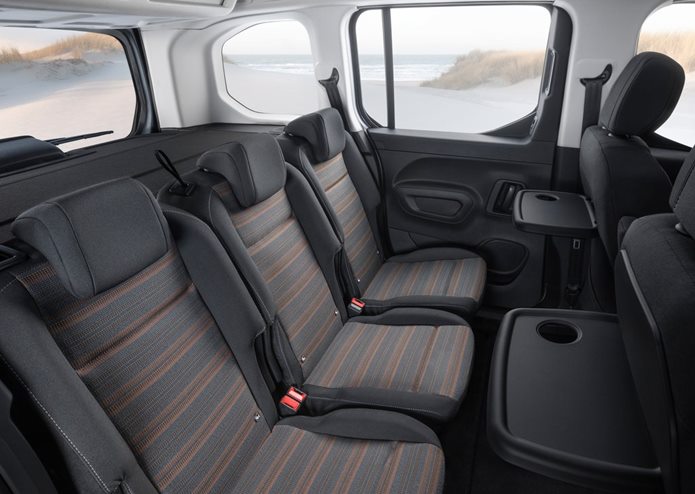 opel combo life 2019 interior banco traseiro