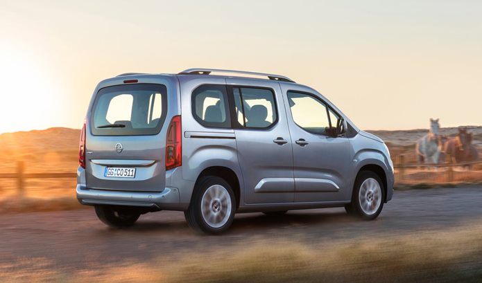 opel combo 2019 traseira