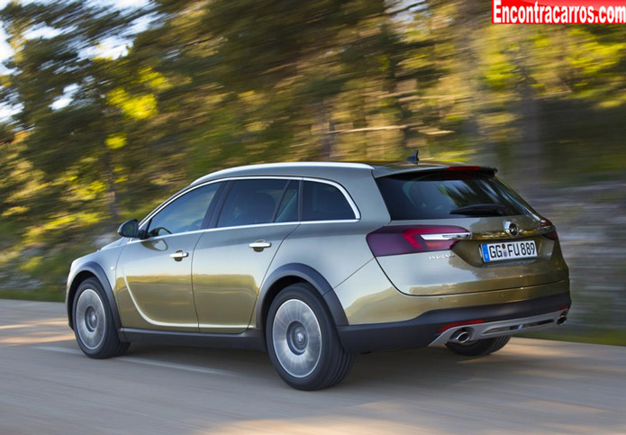 opel insignia country tourer 2014 traseira