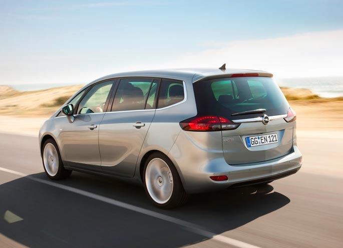 opel zafira tourer 2012 traseira