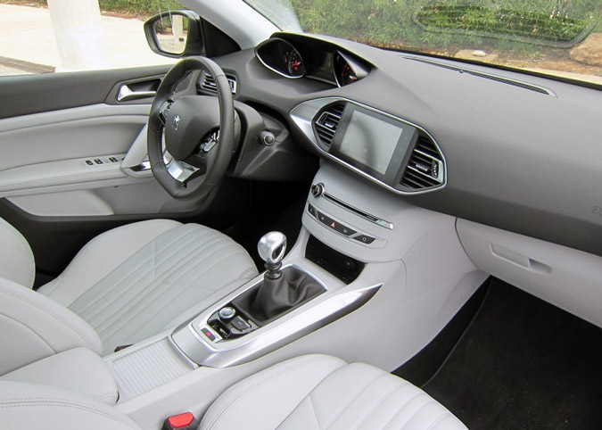 peugeot 308 2016 interior