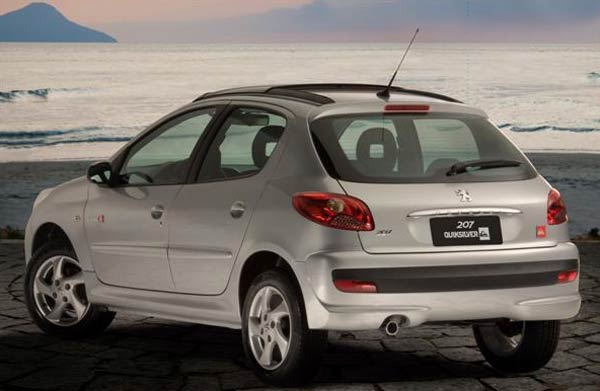 peugeot 207 quicksilver 2011 traseira