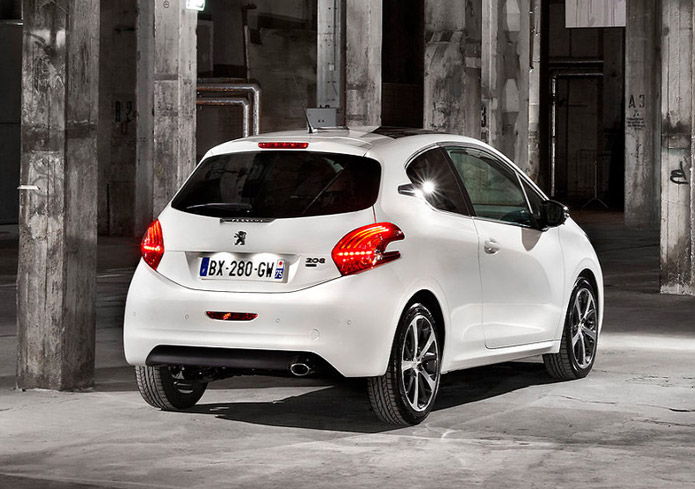 peugeot 208 2013