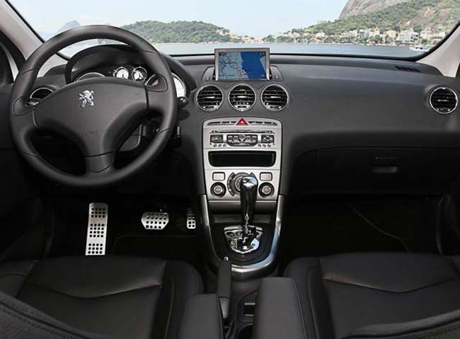 interior peugeot 408 2011 brasil