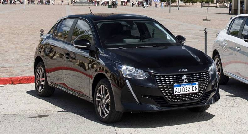 novo peugeot 208 2021 preto