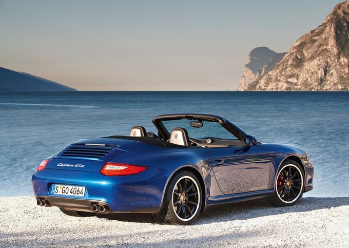 porsche 911 carrera cabriolet gts 2011