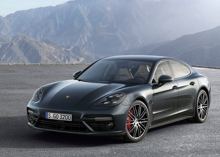 porsche panamera 2018