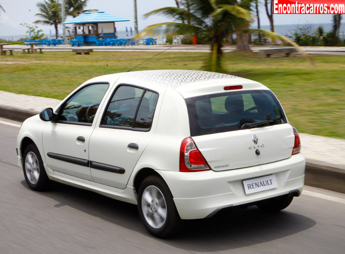 renault clio expression 2014 branco brasil traseira