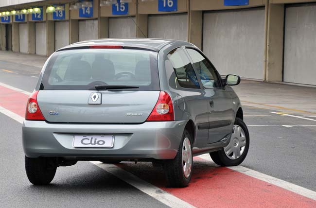 traseira renault clio campus 2011