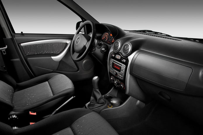 renault logan 2012 interior