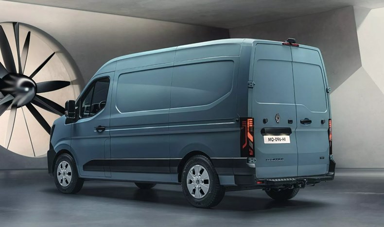 renault master 2024 traseira